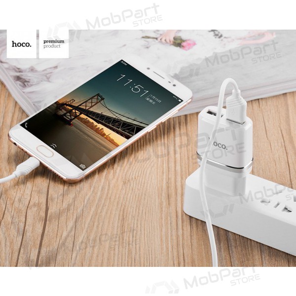Cargador HOCO C12 Smart Dual USB + Lightning cable (5V 2.4A) (blanco)